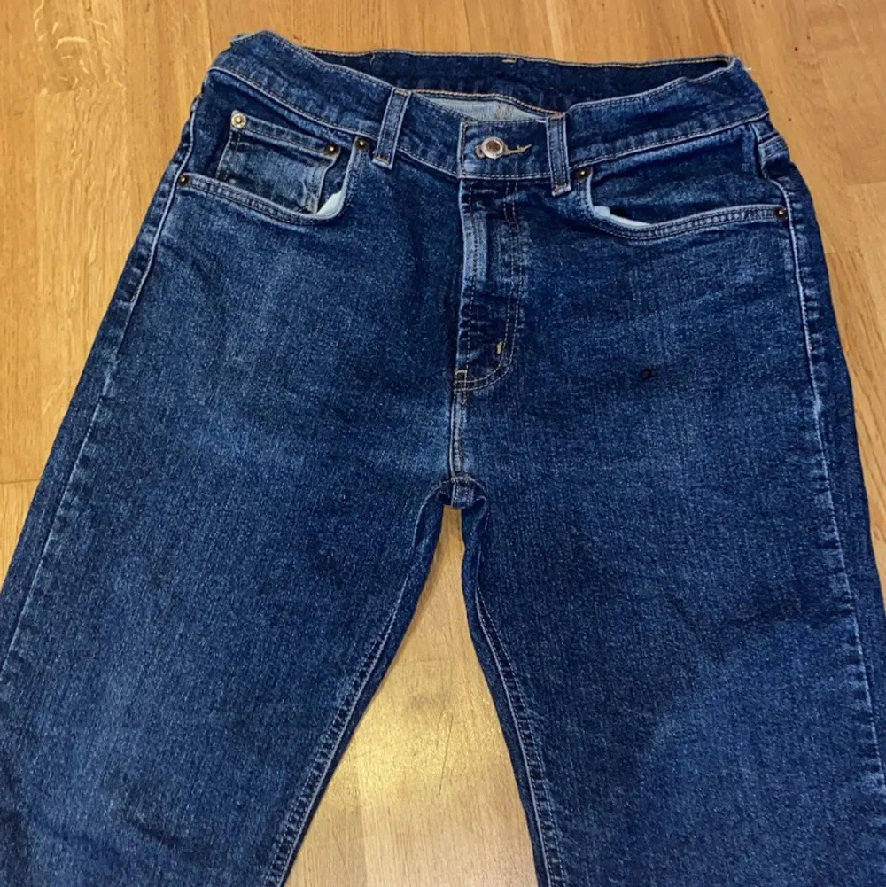 mc gordon blå jeans storlek M använt 2 gånger. . Jeans & Byxor.