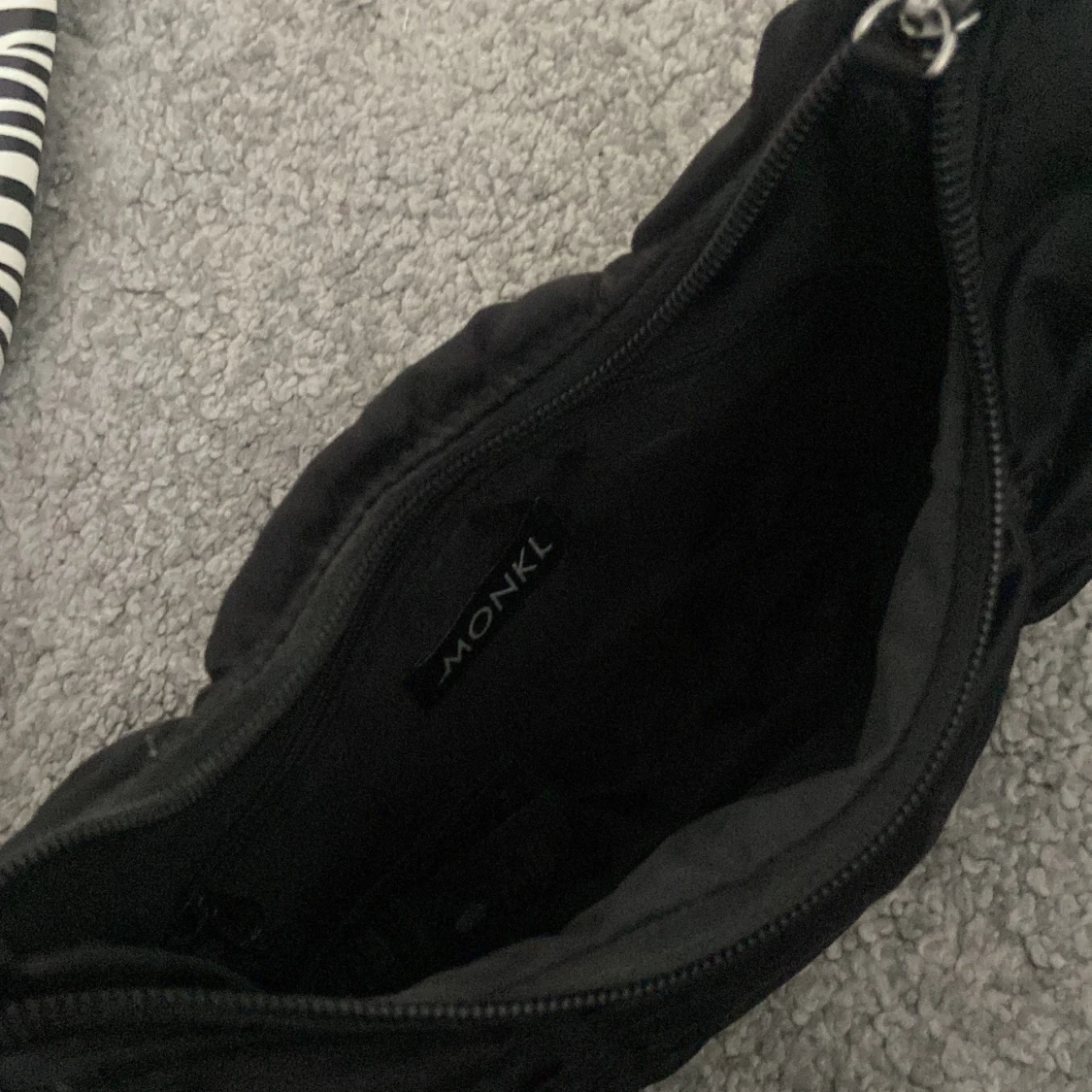 Väska från monki  - 90