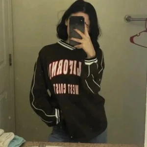 Sweatshirt  - Fin tröja knappt använd