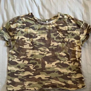 Militärtröja  - Köparen står för frakten 