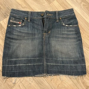 Jeanskjol - Supersnygg vintage kjol i storlek XS/S midjemått 72cm och 39cm lång 💕 frakt ingår ej i priset. Skriv privat om du har frågor 🤍