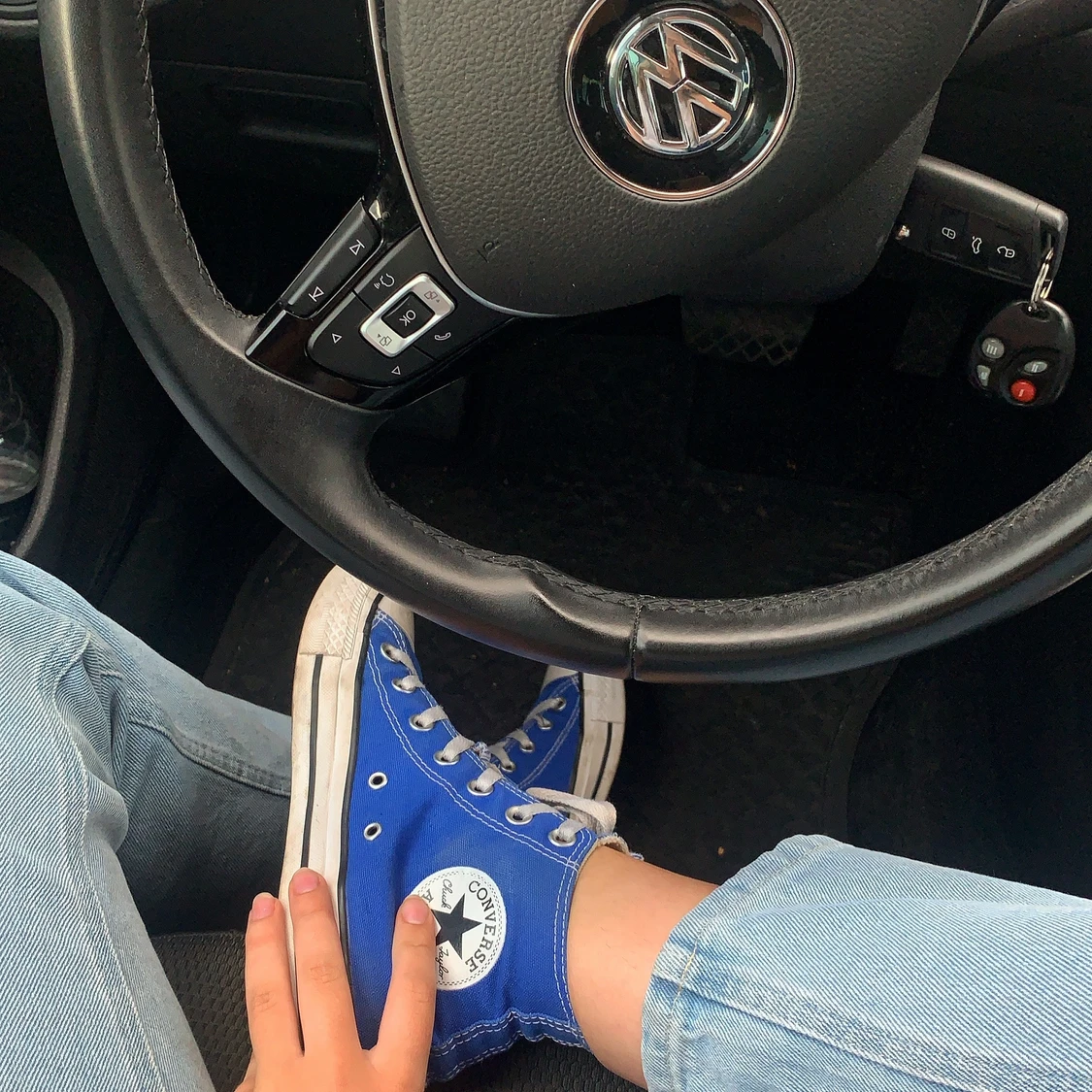 Intressekoll: Blåa converse