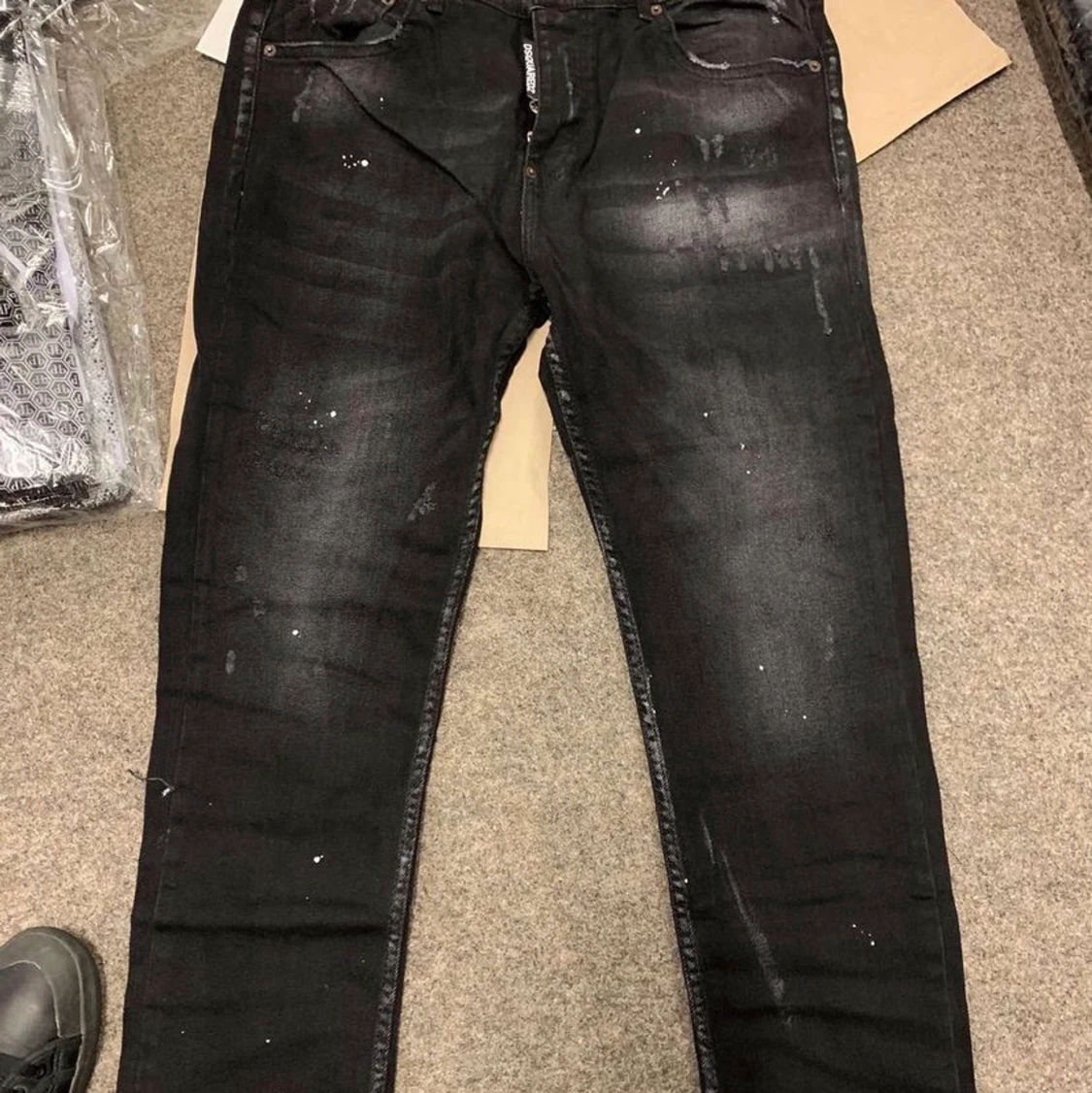 DSQUARED2 jeans svarta storlek M
