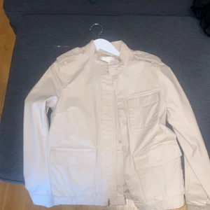 Vårjacka från Hm - Storlek 36, aldrig använd