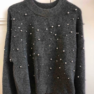  - Fin stickad tröja i nyskick, storlek xs