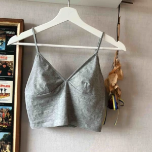  - Grått linne, bra skick, sommar. Justerbara axelband 