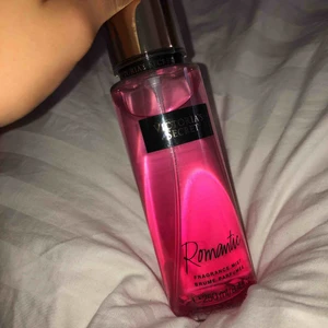  - Romantic: 70kr helt ny och oanvänd!  Pure seduction: 50kr också oanvänd! Amber romance: 20kr använd men halva kvar!