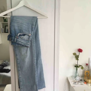  - Jeans köpta här på plick, passade inte mig så säljer nu vidare dem! Rak modell och riktigt fin färg🥰