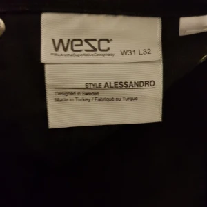  - Väldigt lite använda jeans jätte fräsha storlek 31/32