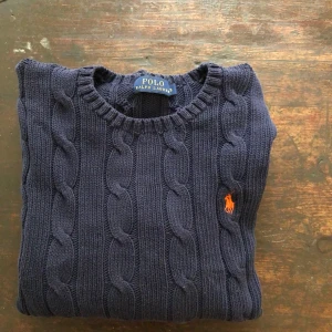 Kapebelstickad Ralph Lauren  - Storlek S, använd 