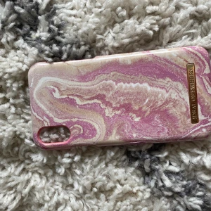 Ideal of Sweden skal - Ideal of Sweden skal iPhone xs köptes i butik för 299kr o säljer för 69kr i nyskick väl använt men ska skick 