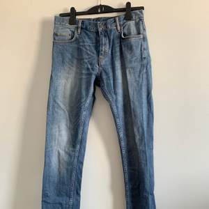Ljusa Peak Jeans storlek 31/34 använda fåtal gånger 