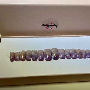 Lösnaglar - Lösnaglar gel ingår med nagelfil, Alkoholservett och lim.