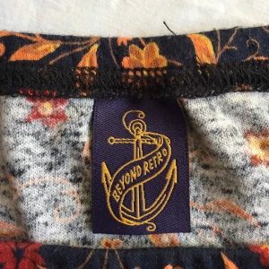 Topp från beyond retro  - Super söt beyond retro topp, som inte kommer till användning. Super för våren! Vätte fint skick!💋