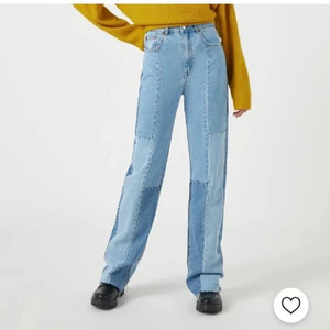 Pull and bear jeans  - Storlek 32 och är lite slitna längst ner. Kan mötas på Östermalm 