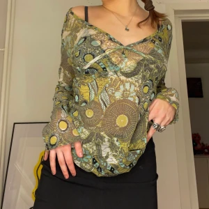 Hippie tröja  - Snygg genomskinlig hippie tröja, perfekt t sommarn o ha över typ en bikini. 🎀 UTLOVAD