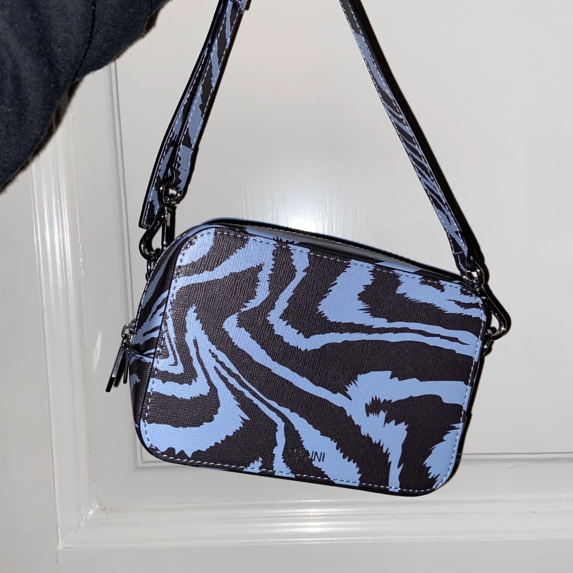 Ganni väska i skinn - 91