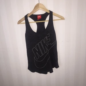  - träningslinne i superbra skick! använd fåtal gånger🌸