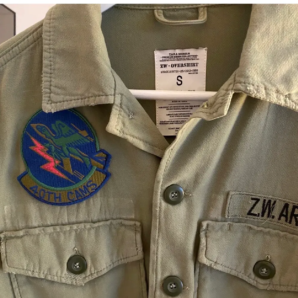 Skjort/jacka från Zara, Stl. S, Möts helst upp i Stockholm City 💓💓. Jackor.