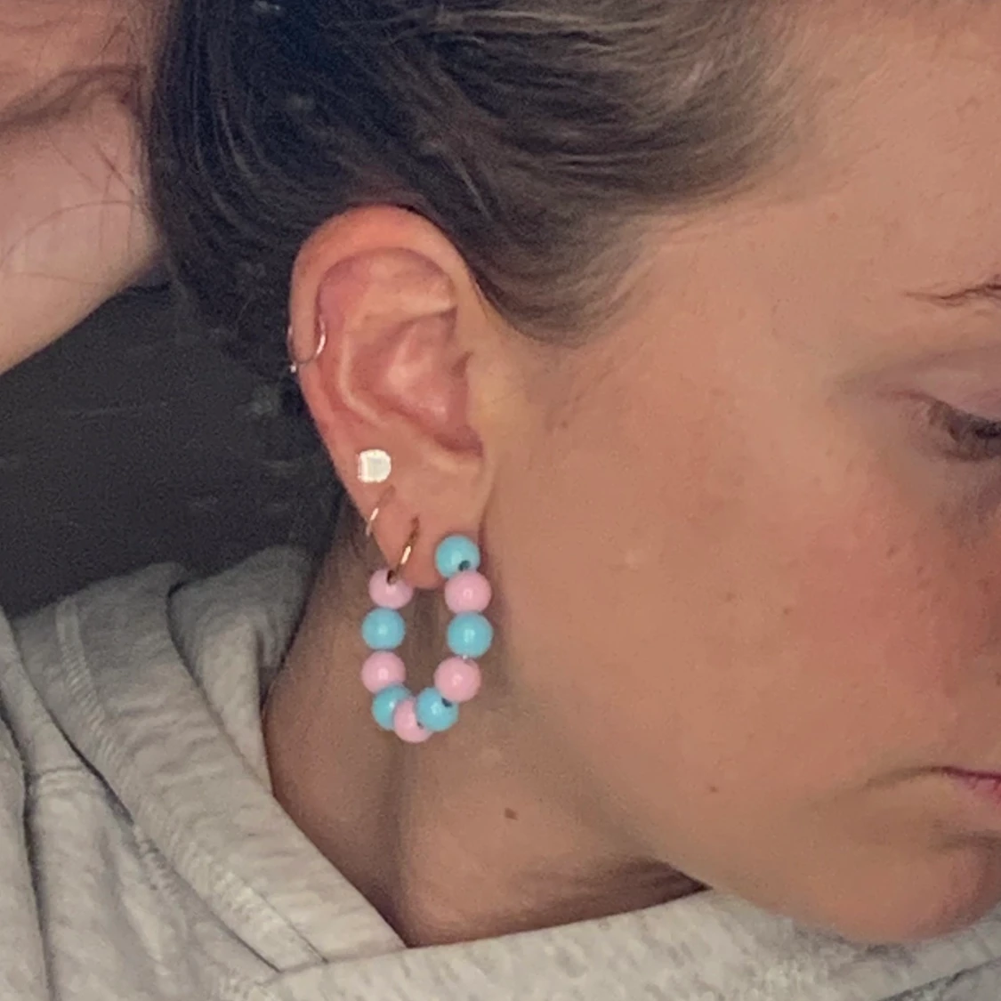 Stora hoops i pärlor 💜 - 91