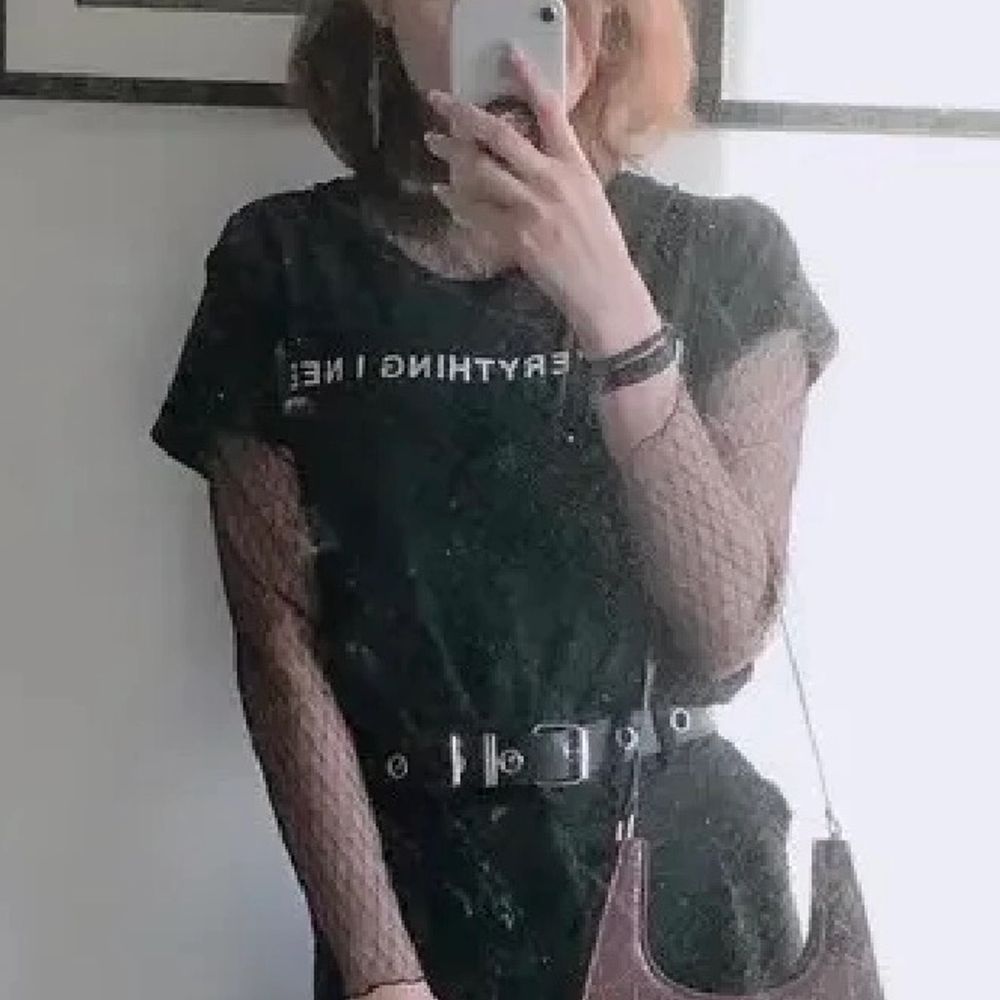svart t-shirt frĂ„n weekday med âim everything i needâ tryck i vit text! enkel men snygg, och passar lĂ€tt till vardags liksom en edgier look! đ€ frakt tillkommmer! budning vid flera intresserade! kontakta vid frĂ„gor! đ . T-shirts.