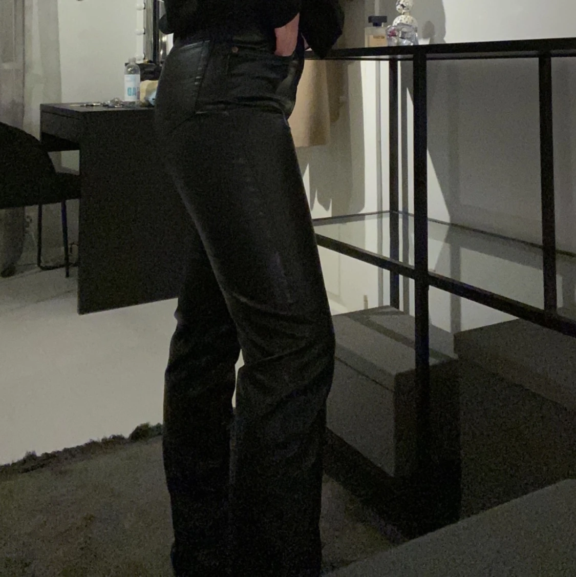 Svarta skinnbyxor - 90