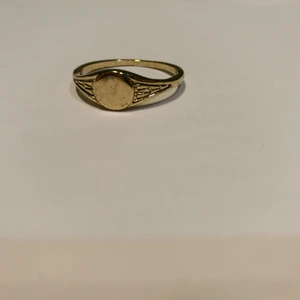 GULD ring - Nyskick, guld ring