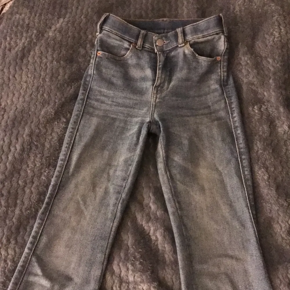 Blåa bootcut jeans, xs/30. Jeans & Byxor.