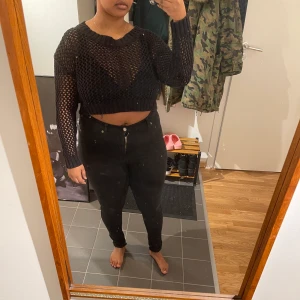 Nättröja - Svart tröja i nät från Divided by H&M. I gott skick. Strl S. 85 kr + frakt tillkommer. 🌸