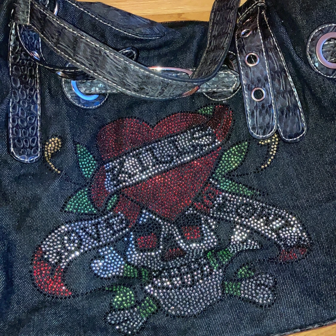 ed hardy liknande väska