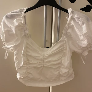 Vit topp str S - Helt ny vit topp i str S