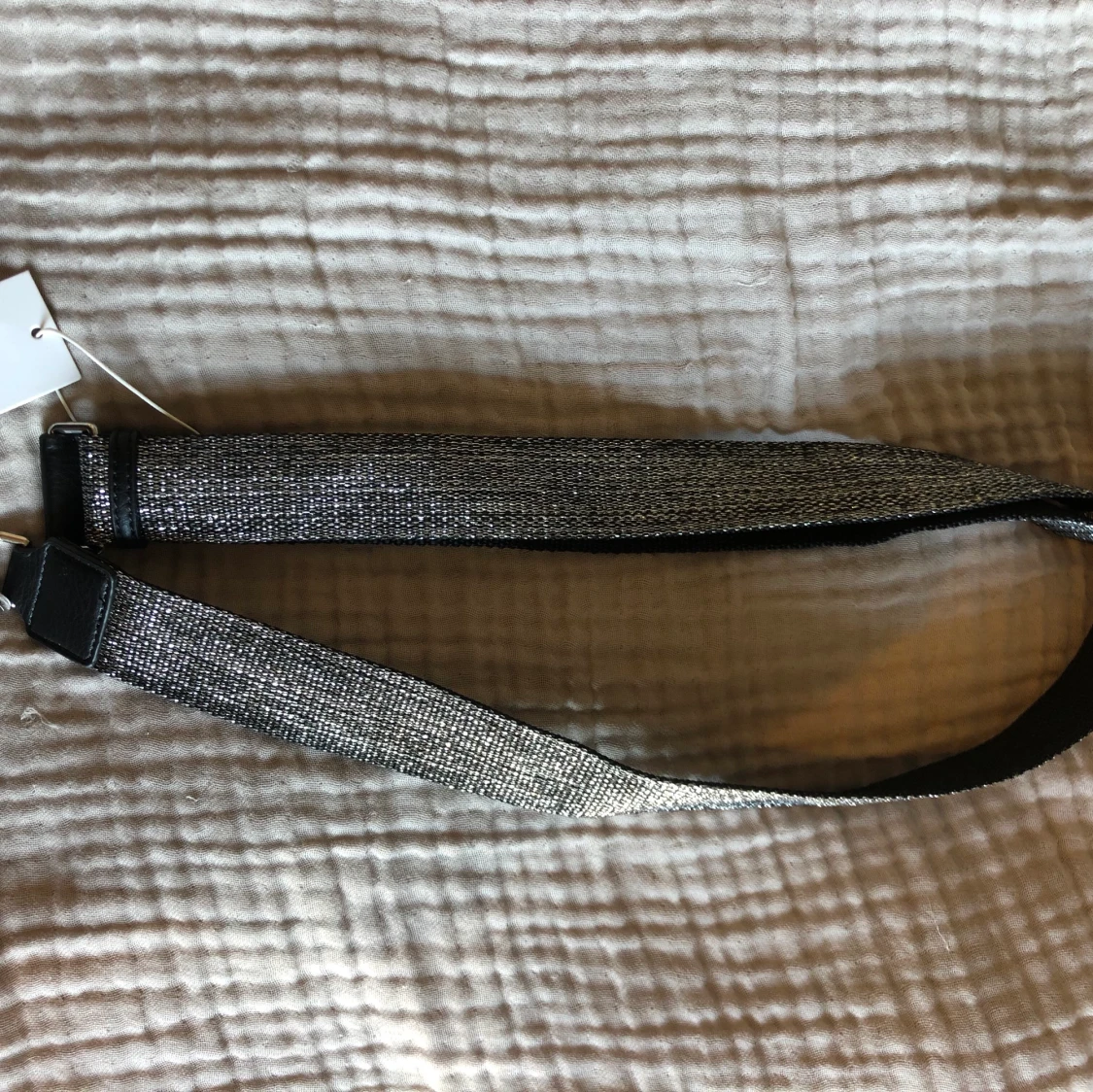 Glittrigt väskband  - 91