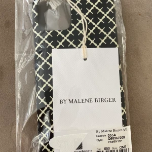 Mobilskal till IPhone 11 (PRO) - Ett jättefint skal från By Marlene Birger. Helt oanvänt då jag köpte fel modell för min mobil. Nypris: 300 kr