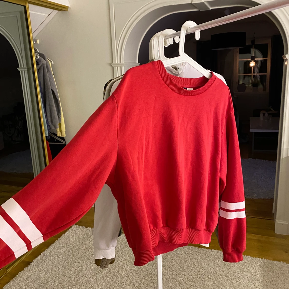 Röd tröja från H&M - 90