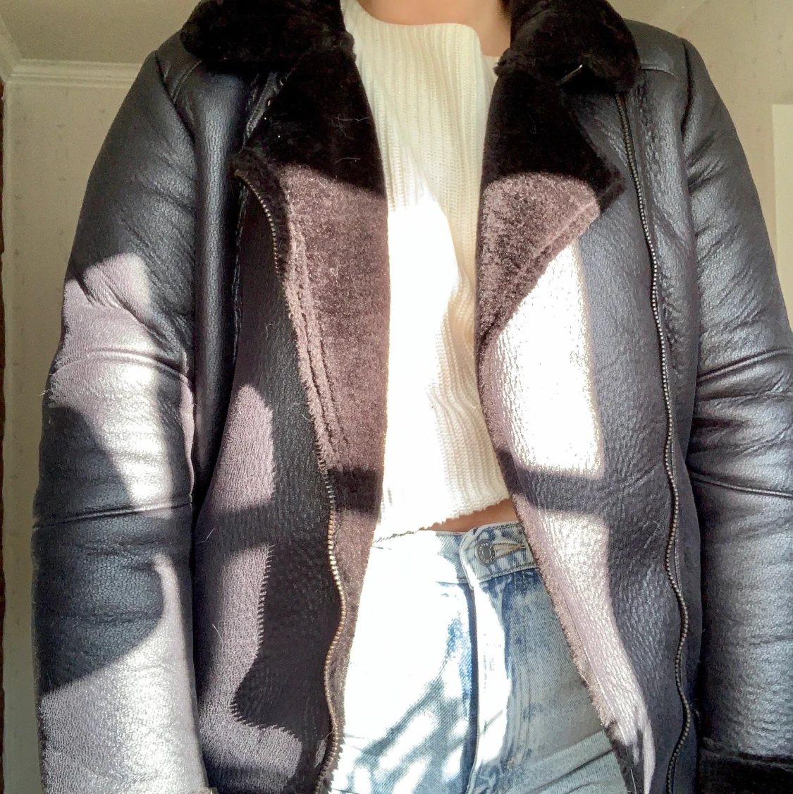 Läderjacka med fusk päls  - 90