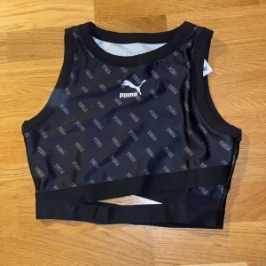Puma - Puma topp prislapp finns kvar köpt för 400kr