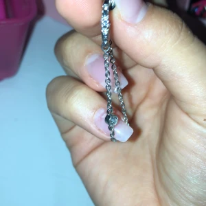 Coola örhängen  - Otroligt fina men även unika örhängen i silver (inte äkta). 🍃 (Skriv för fler bilder, kunden står för frakten som summan varierar beroende på varans vikt) 