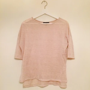  - Ljusrosa halvtransparent supersnygg tröja!🌸