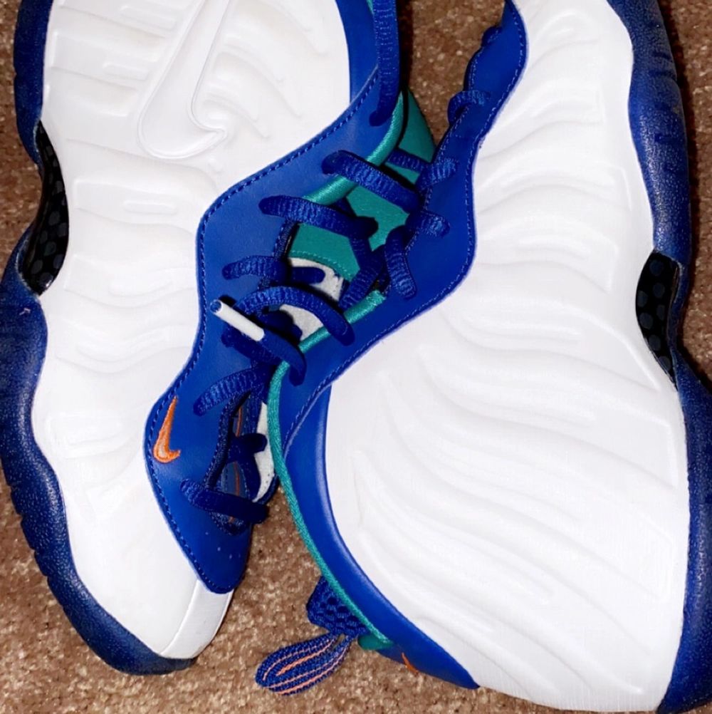 Nike foamposite 'Neptune Green' Youth Sneakers Size: 3y Been used once CONDITIONS 9/10. Skor.
