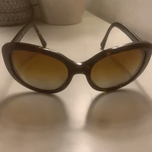 Dolce & Gabbana glasögon - Dolce & Gabbana glasögon, round. Frakten ingår i priset. Priset kan sänkas