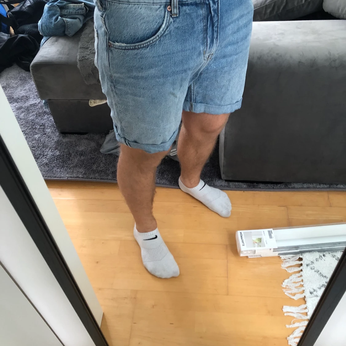 Jeansskjorts weekday strl 33