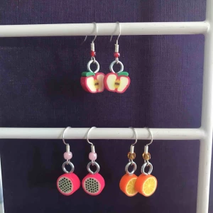  - Handgjorda frukt-örhängen av mig! Frakt kostar 11kr<3
