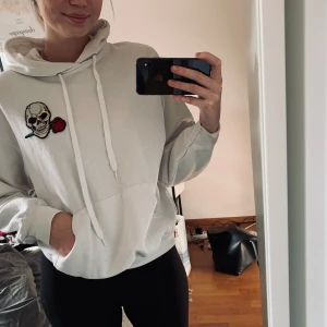 Hoodie  - Från boohooman. Storlek M men liten i strl 