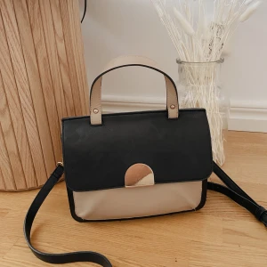 Väska från Lindex  - En så omtyckt väska som varken är för liten eller för stor🤍  köpare står för frakt