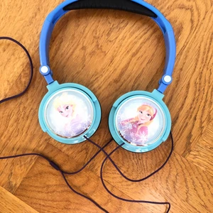 Frozen Hörlurar  - Frozen hörlurar, knappt använda. Frakt tillkommer