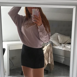 Kjol - Svart tight minikjol, säljer för att jag har andra 