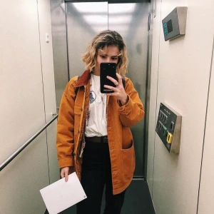 Oversized jacka strl S - Höst/vårjacka. Brun/beige med knappar. Använd en höst. 400kr inklusive frakt! 