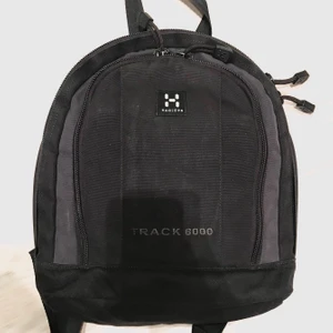 HAGLÖFS RYGGSÄCK - Svart as snygg Haglöfs ryggsäck. Jätte ovanlig model. I väldigt bra skick!