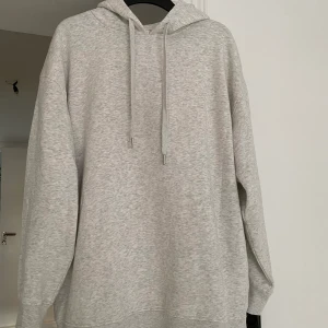 Hoodie - Oversize hoodie från H&M i storlek small 