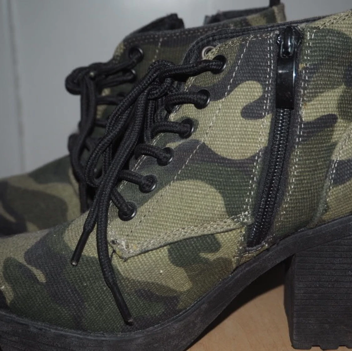 Högklackade skor - 91